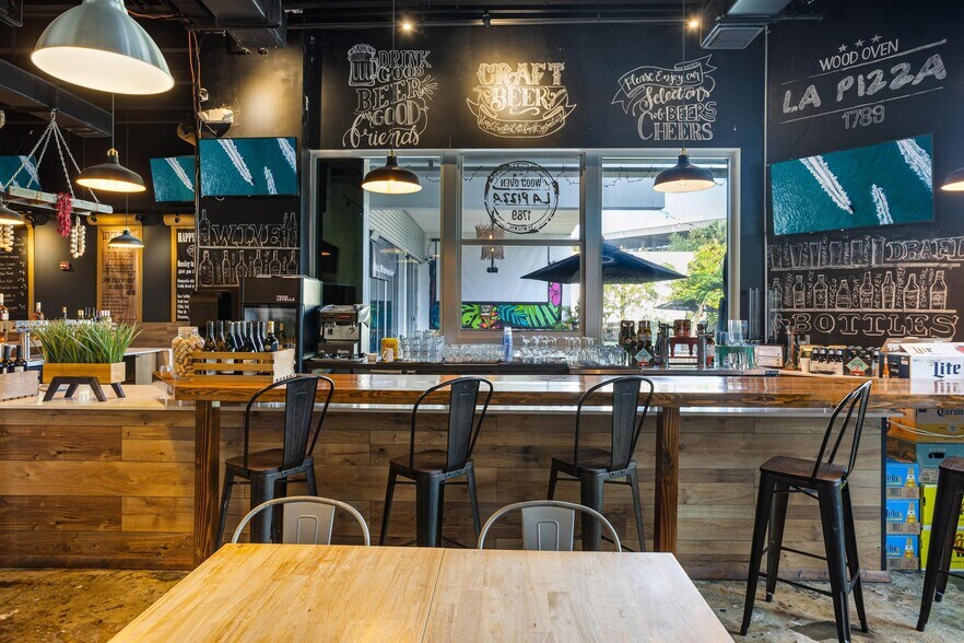 More Photos Of 5840 SW 71st St, South Miami Restaurant For Lease