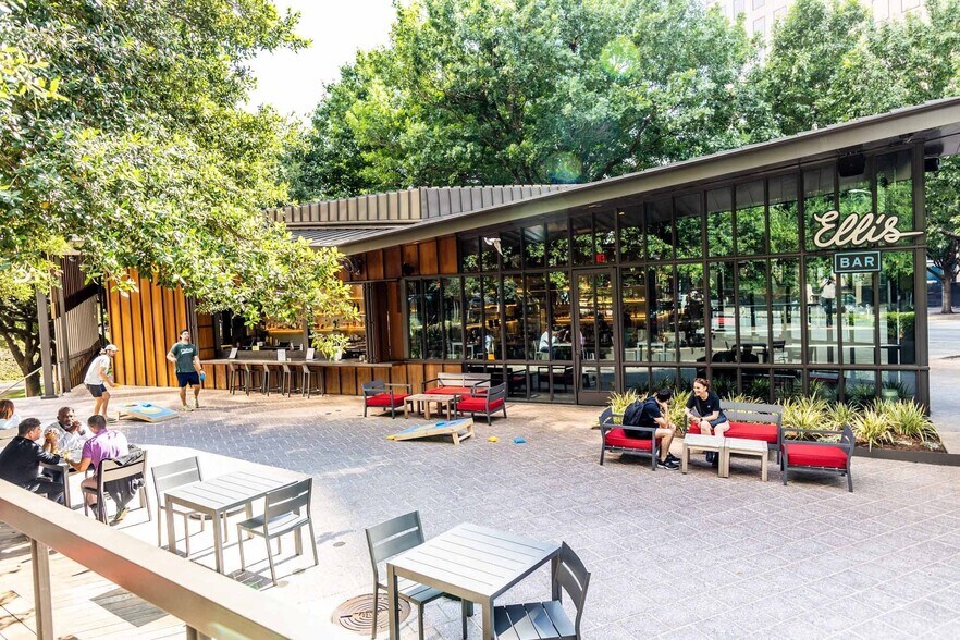 More Photos Of 111 Congress Ave, Austin General Retail For Sale