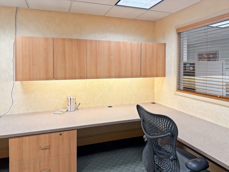 More Photos Of 264 S River Rd, Bedford Coworking Space