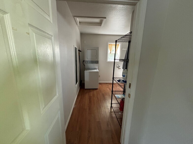 More Photos Of 15350 NE Sandy Blvd, Portland Office Residential For Sale
