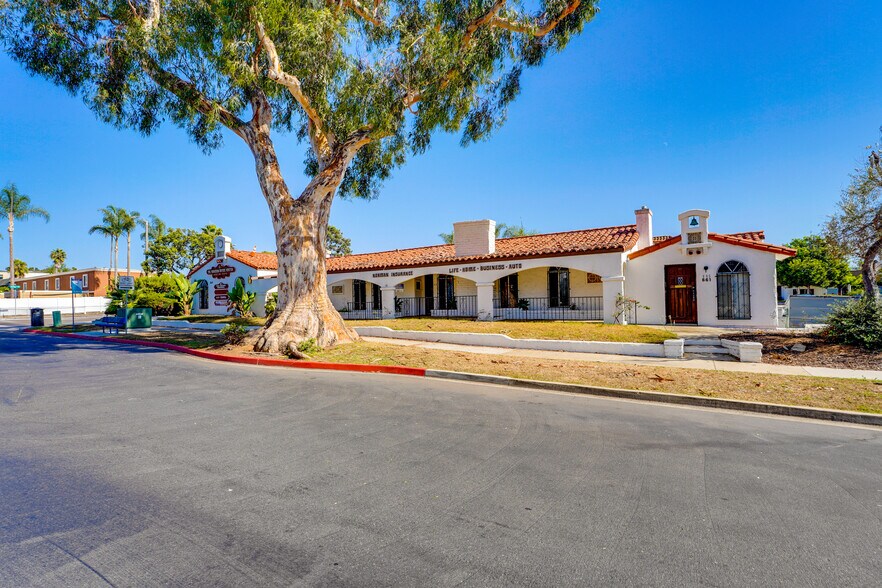 More Photos Of 861-869 Grand Ave, Carlsbad Storefront Retail Office For Lease