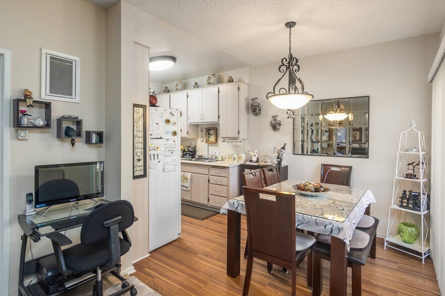 More Photos Of 8523 Etiwanda Ave, Northridge Apartments For Sale