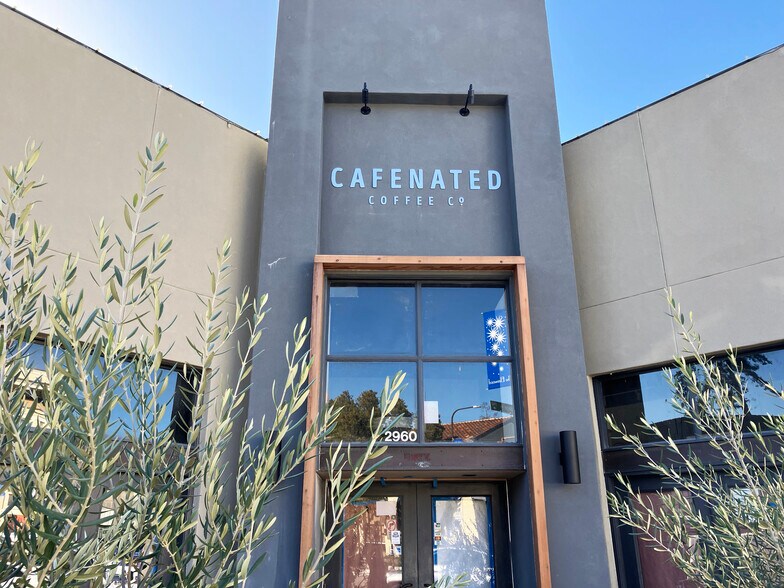 More Photos Of 2924-2926 College Ave, Berkeley Storefront For Lease