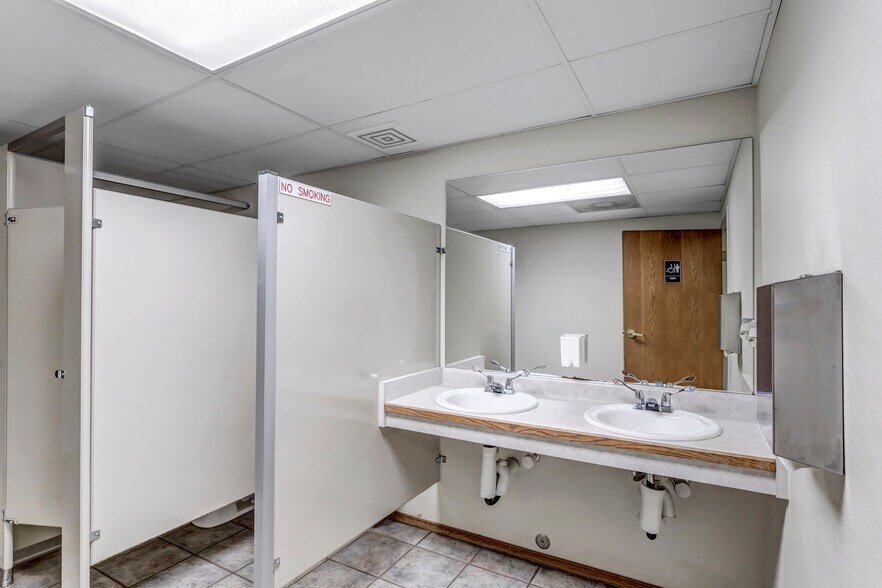 More Photos Of 3225 Templeton Gap Rd, Colorado Springs Office For Lease
