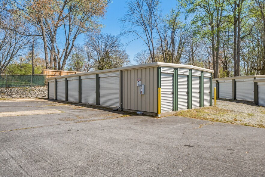 More Photos Of 130 Oakland Hill Dr, Etowah Warehouse For Sale