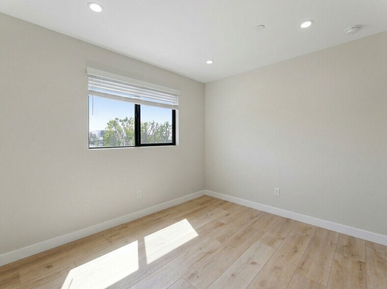 More Photos Of 5075 Pickford St, Los Angeles Apartments For Sale