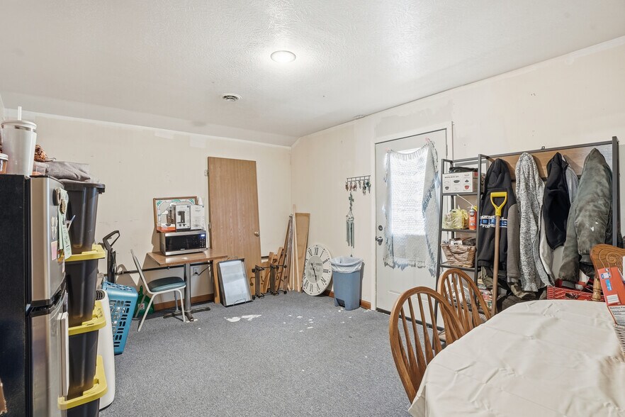 More Photos Of 4020 E Old US 30, Hamlet Restaurant For Sale