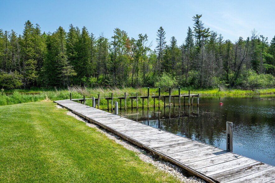 More Photos Of 4084 Main St, Fish Creek Freestanding For Sale