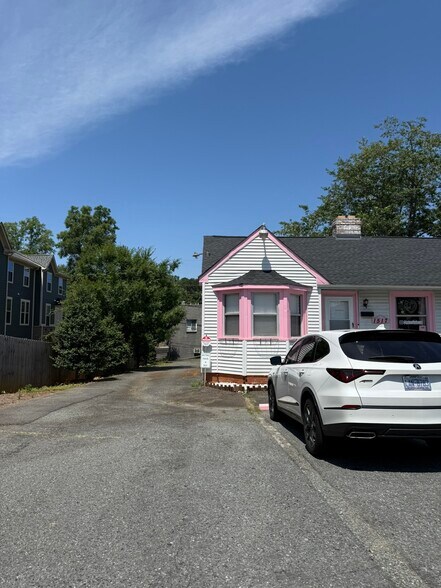 More Photos Of 1517 Lyon Court, Charlotte Freestanding For Lease