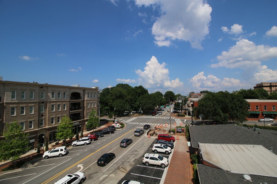 More Photos Of 92 Milton Ave, Alpharetta General Retail For Sale