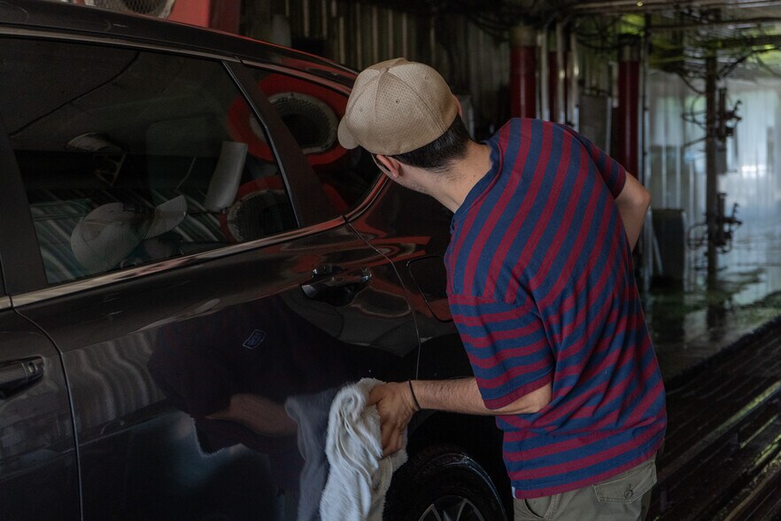 More Photos Of 1201 Cedar St, Helena Carwash For Sale