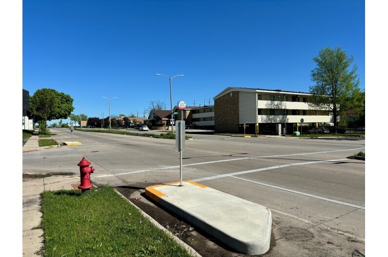 More Photos Of 6155 W Fond Du Lac Ave, Milwaukee Auto Repair For Sale