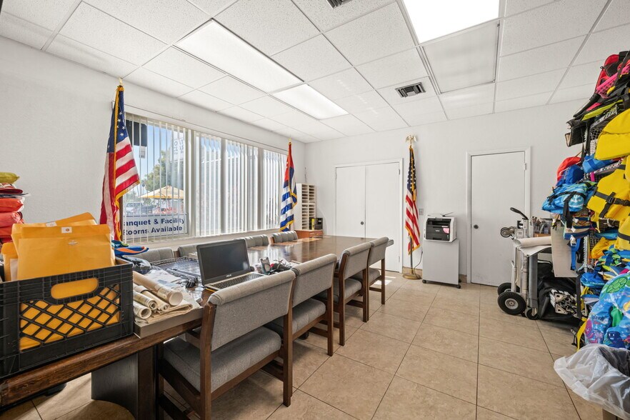 More Photos Of 917 SE 47th Ter, Cape Coral Restaurant For Sale