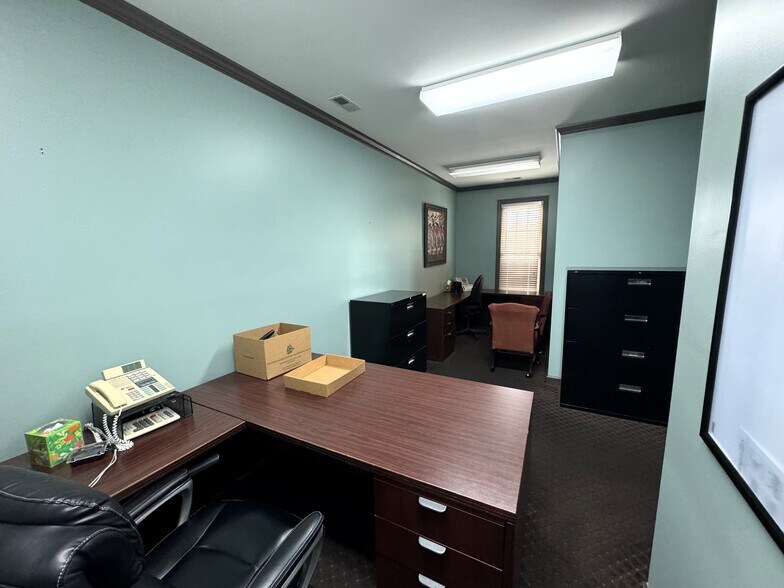 More Photos Of 2413 Robeson St, Fayetteville Office For Lease