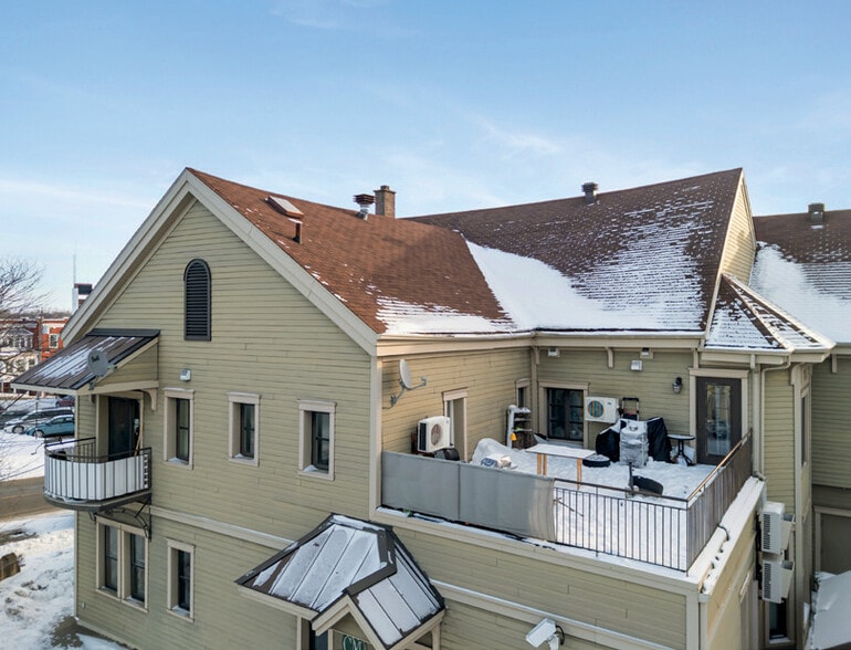 More Photos Of 1235 Rue Dessaulles, Saint-Hyacinthe Flex For Sale