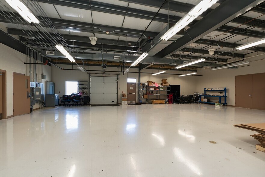 More Photos Of 2841 E Empire St, Bloomington Airplane Hangar For Sale