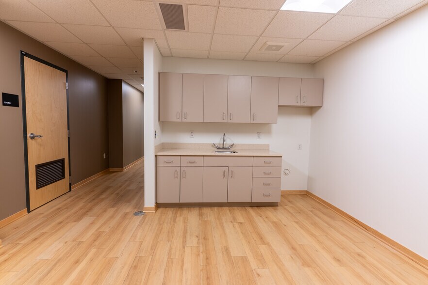 More Photos Of 814 S 3rd St, Minneapolis Rehabilitation Center For Lease