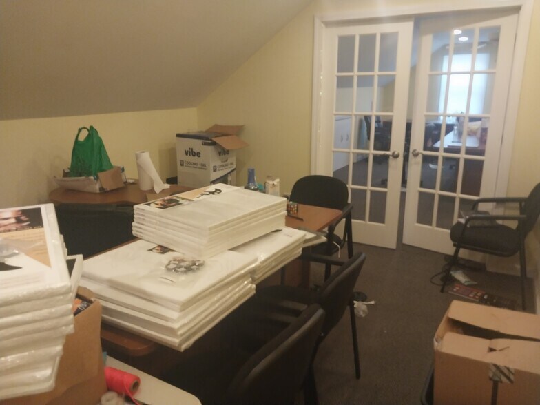 More Photos Of 688 Derby Ave, Seymour Warehouse For Lease