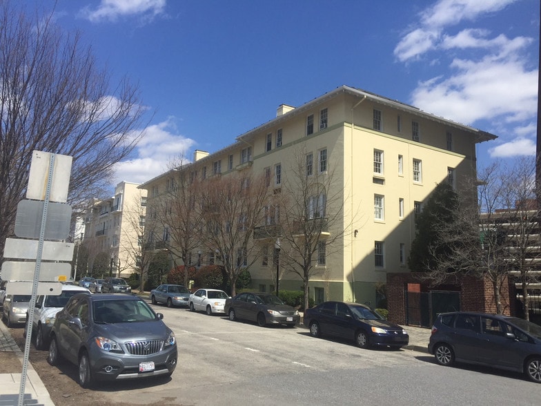 More Photos Of 3401 Greenway, Baltimore Apartments For Sale