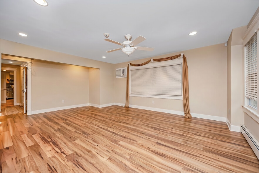 More Photos Of 645 Middle Country Rd, Middle Island Office For Sale