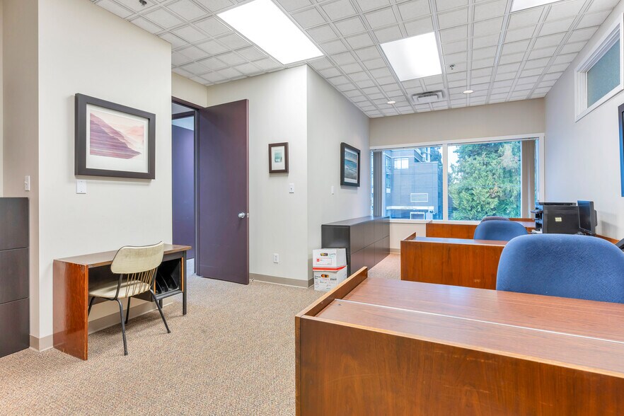 More Photos Of 1120 Westwood St, Coquitlam Office For Sale