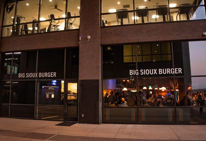 More Photos Of 150 E 4th Pl, Sioux Falls Office For Lease