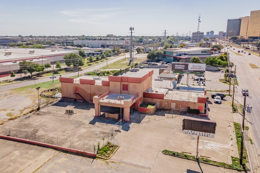 More Photos Of 6818-6826 Greenville Ave, Dallas Bar For Sale