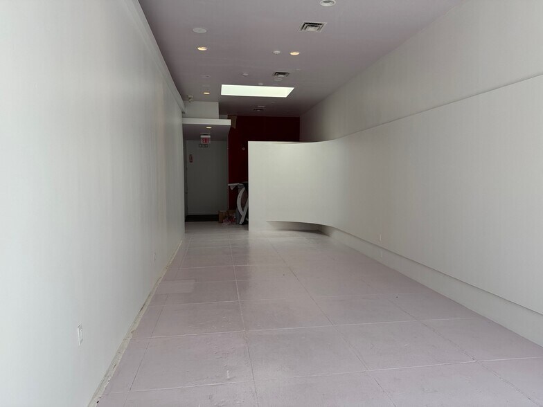 More Photos Of 8215 Melrose Ave, Los Angeles Storefront For Lease