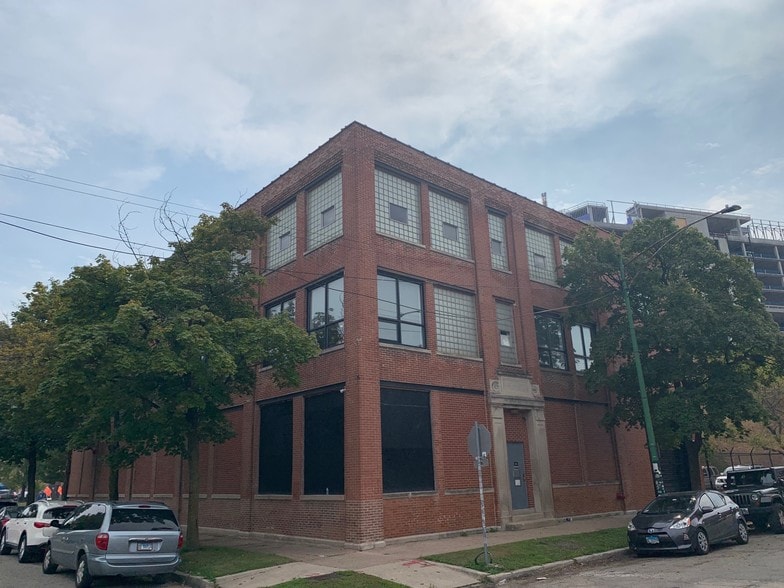 More Photos Of 321 N Loomis St, Chicago Light Distribution For Lease