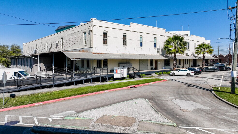 More Photos Of 1113 Vine St, Houston Loft Creative Space For Lease