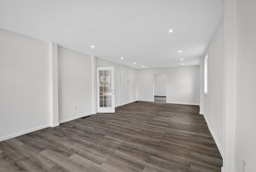 More Photos Of 219 Magnolia Ave, Daytona Beach Storefront Retail Residential For Sale