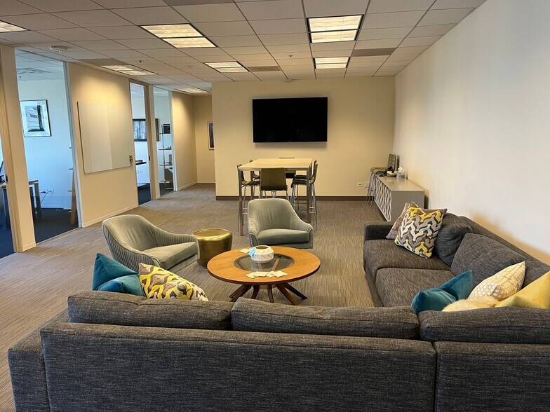 More Photos Of 11111 Santa Monica Blvd, Los Angeles Loft Creative Space For Lease