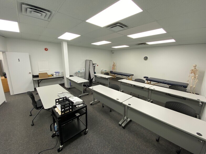 More Photos Of 4806 Av 51, Red Deer Office For Sale