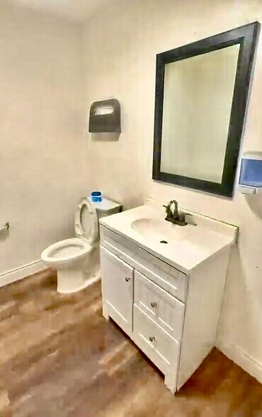 More Photos Of 571-573 Monterey Pass Rd, Monterey Park Warehouse For Lease