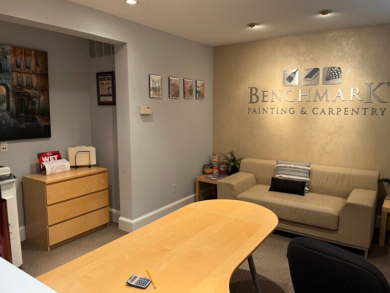 More Photos Of 10555 Metropolitan Ave, Kensington Medical For Sale
