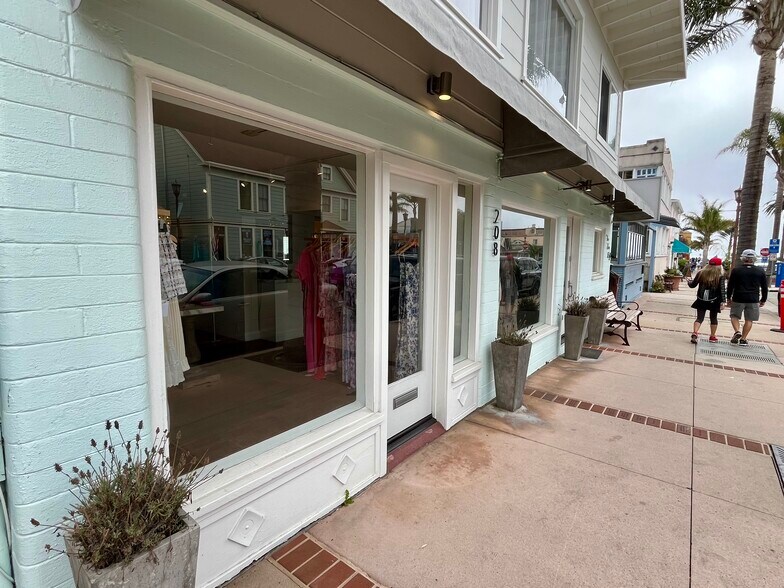 More Photos Of 208 Monterey Ave, Capitola Storefront For Lease