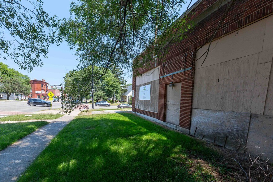 More Photos Of 4322 Lake Ave, Rochester Freestanding For Sale