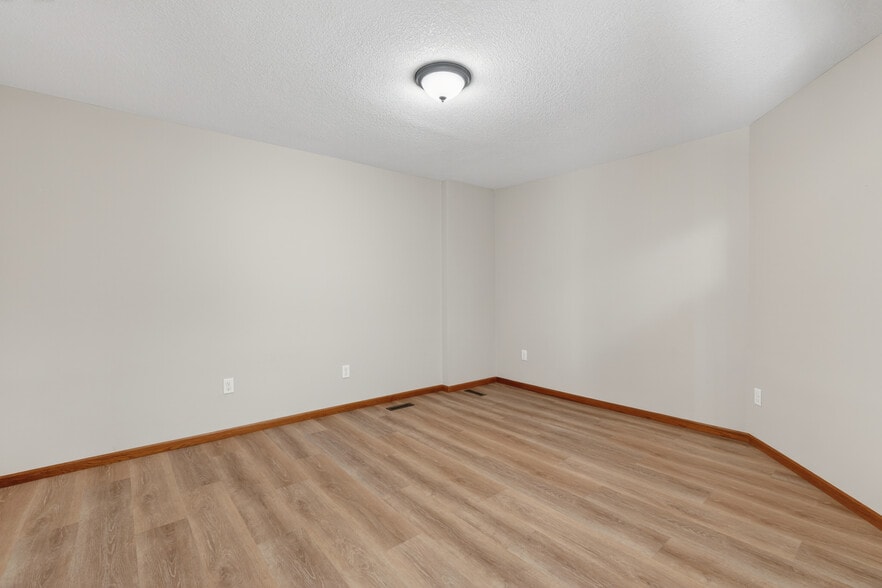 More Photos Of 407 Vermillion St, Hastings Office For Sale