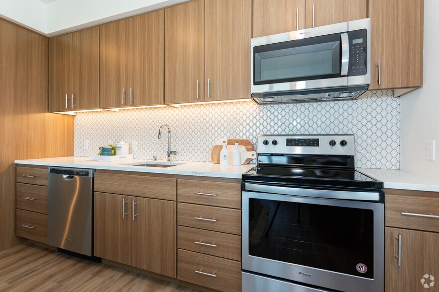 More Photos Of 700 Waterfront Way, Vancouver Apartments For Lease