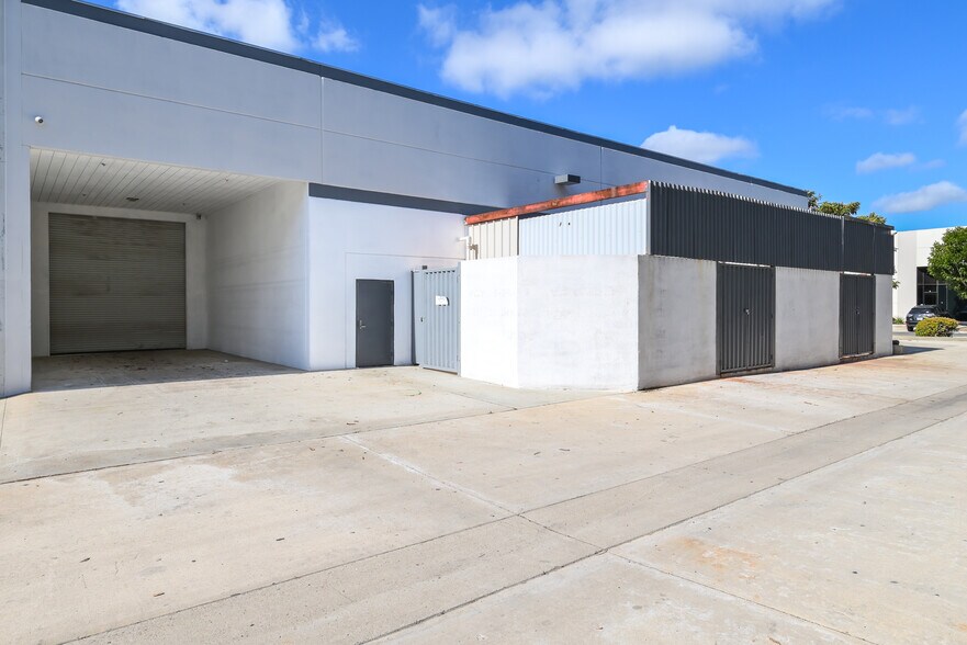 More Photos Of 4117-4127 Calle Tesoro, Camarillo Manufacturing For Lease