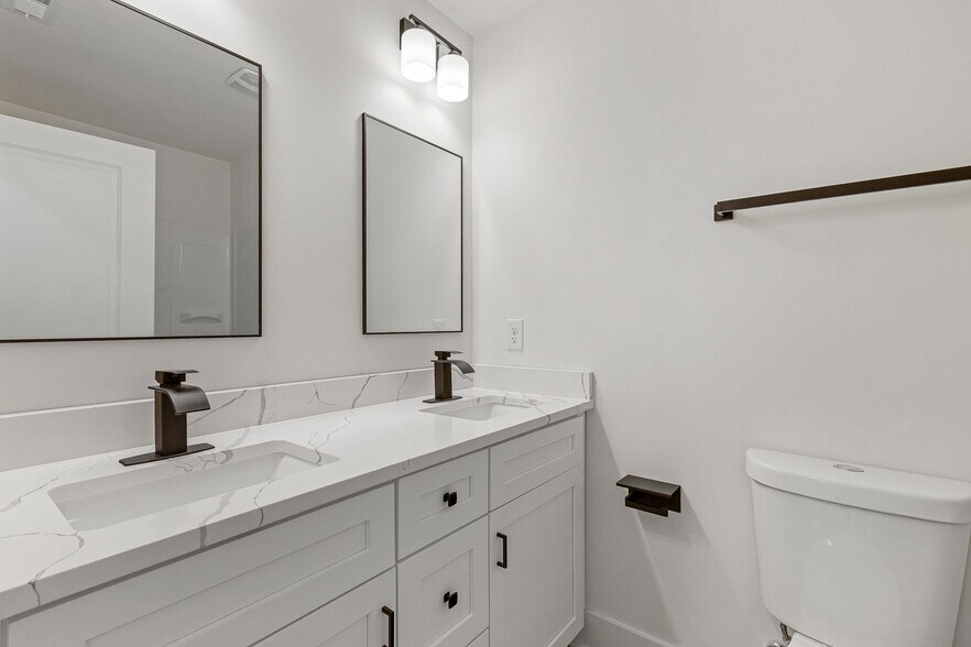 More Photos Of 114 Chella Ct, Sanford Multifamily For Sale