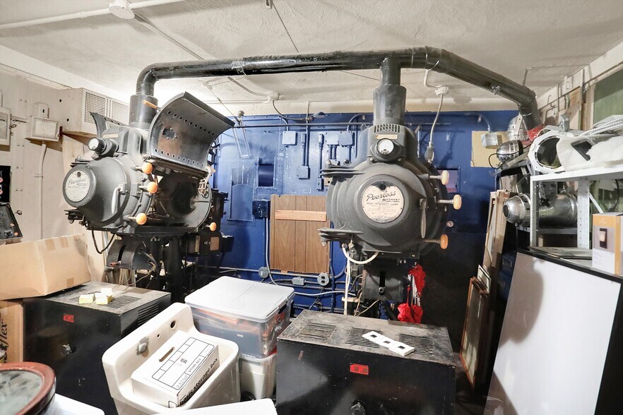 More Photos Of 111 S Walnut St, Edinburgh Theater Concert Hall For Sale