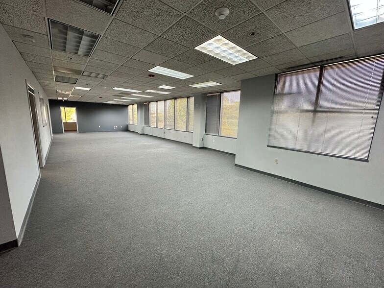 More Photos Of 2265 Roswell Rd, Marietta Office For Lease