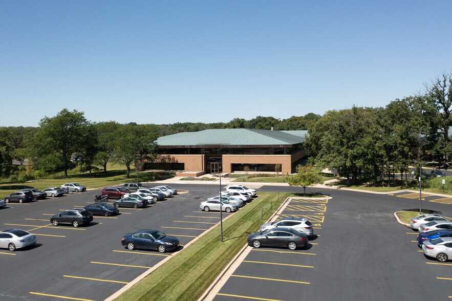 More Photos Of 2700 Lake Cook Rd, Riverwoods Office Residential For Sale