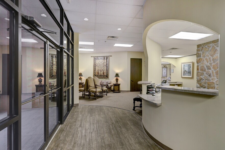 More Photos Of 19701 Kingwood Dr, Kingwood Medical For Sale