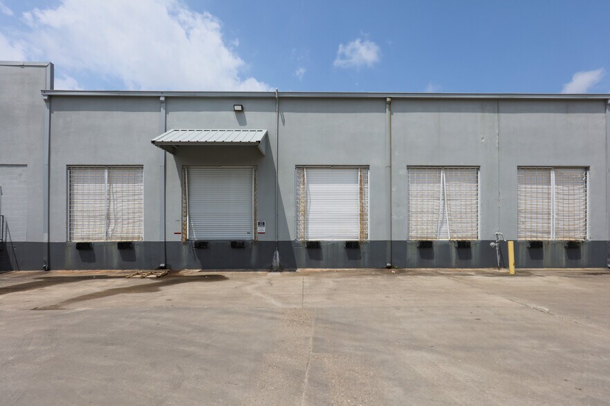 More Photos Of 3605 Willowbend Blvd, Houston Unknown For Lease