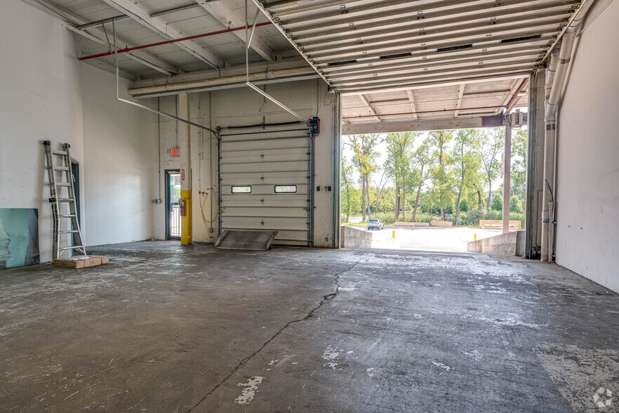More Photos Of 101 Alexander Ave, Pompton Plains Warehouse For Lease