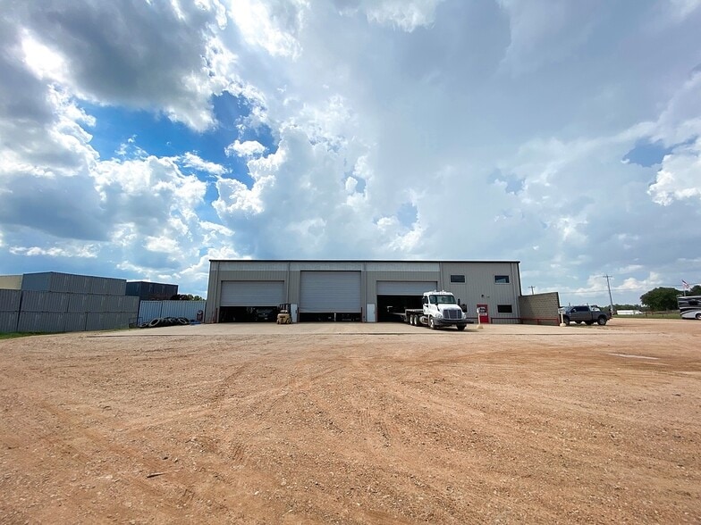 More Photos Of 3625 Highway 290 W, Brenham Warehouse For Sale
