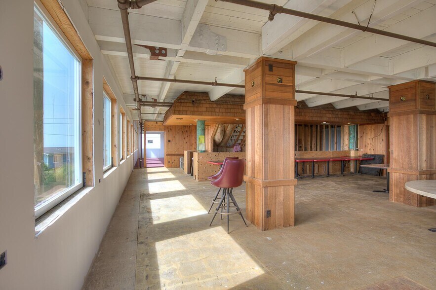 More Photos Of 61 Main St, Pacific Beach Restaurant For Sale