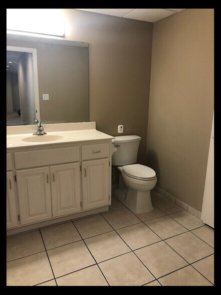 More Photos Of 11901-11909 Central Ave NE, Blaine Medical For Lease